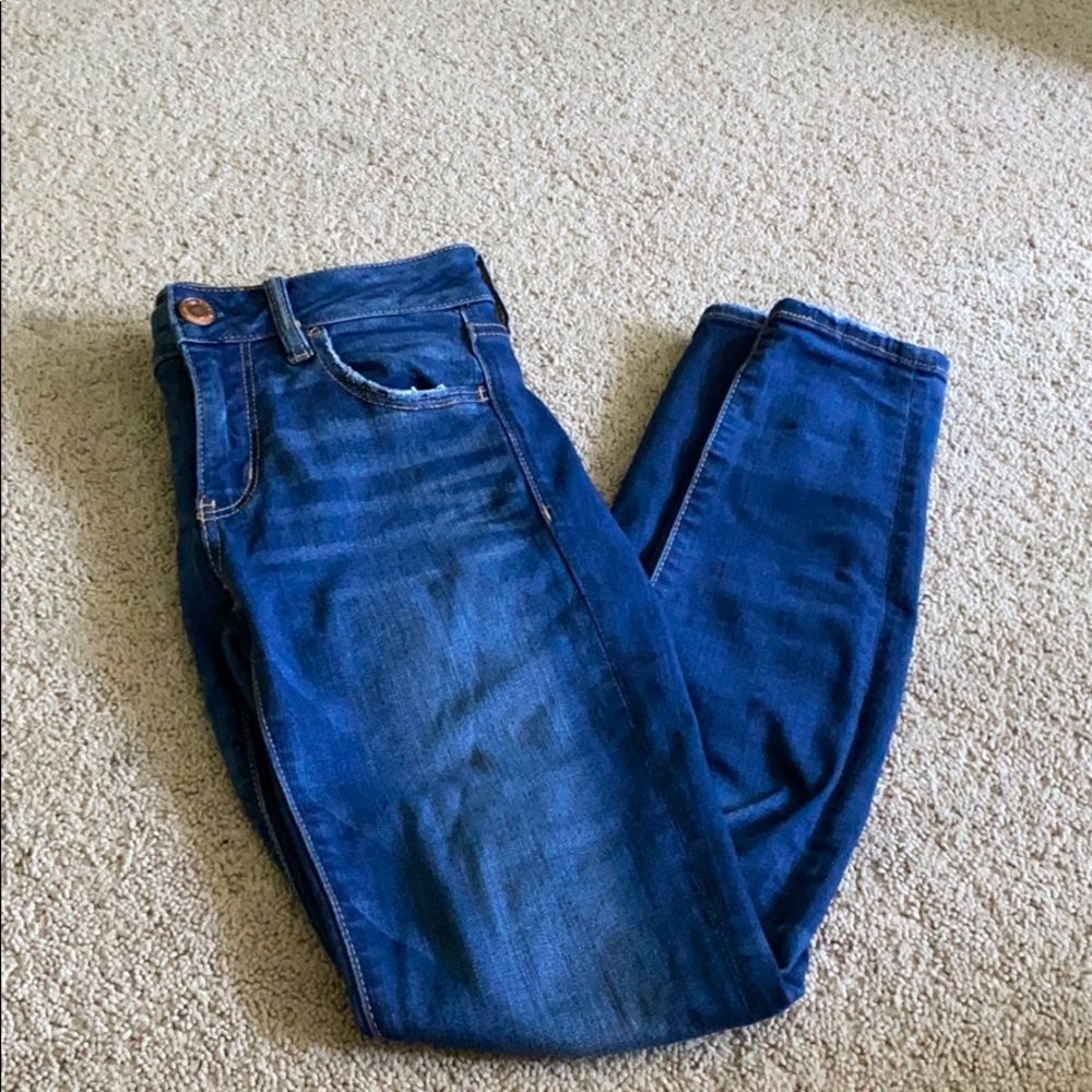 AMERICAN EAGLE HIGH WAISTED JEANS